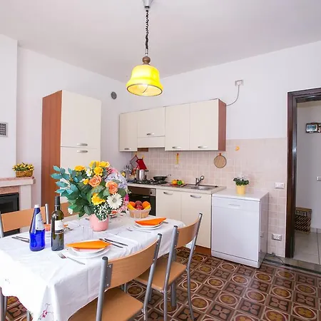 Bella Lake View Апартаменты